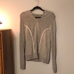 Hooded Sweatshirt with polka dots and ruffles